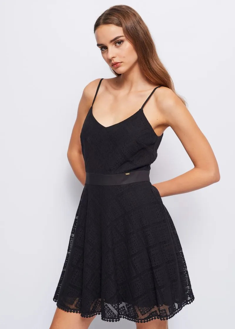 Рокля с тънки презрамки