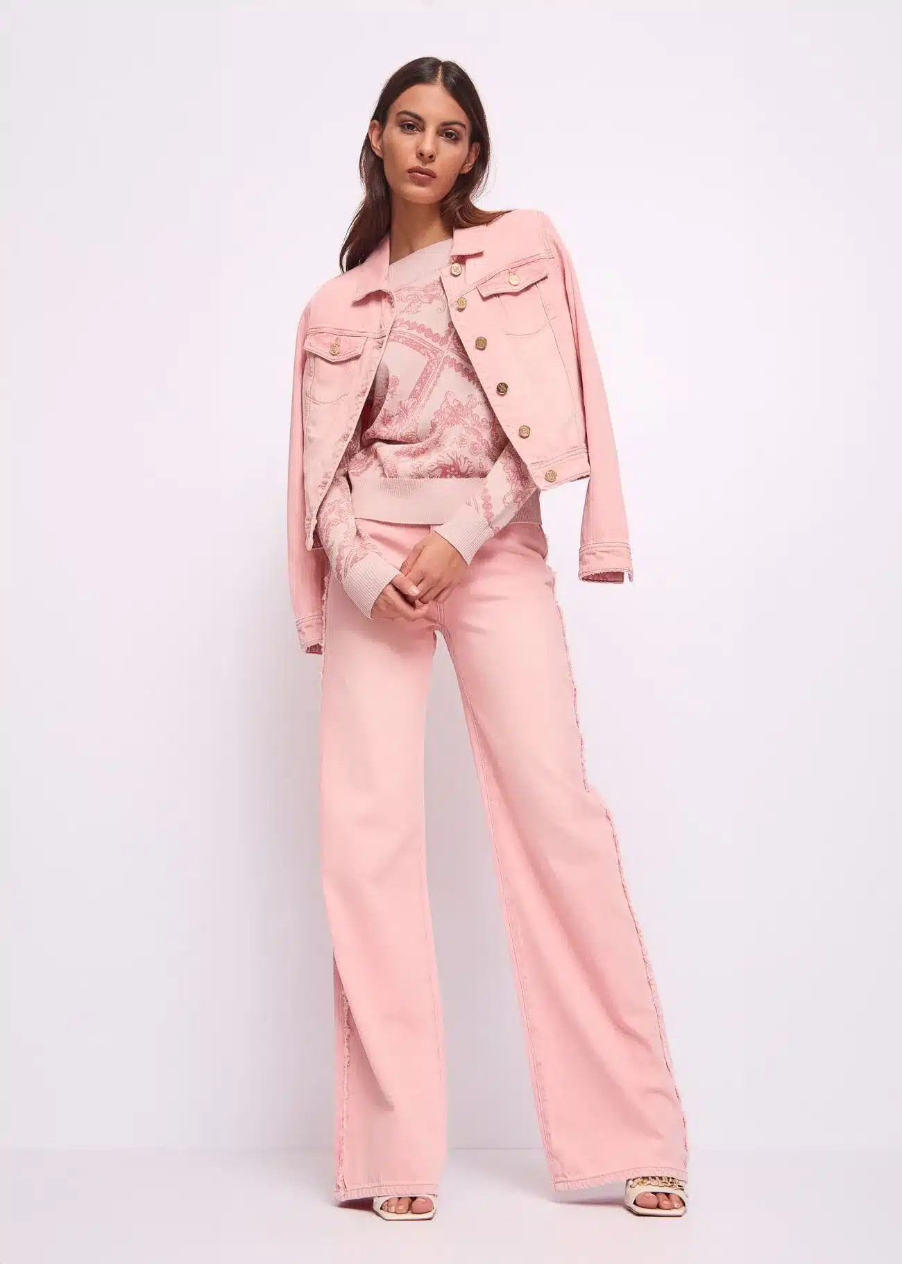 Дънки в розово