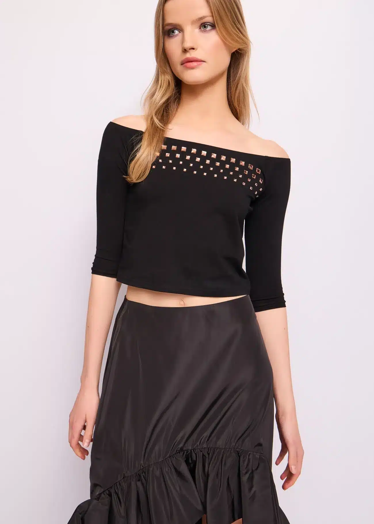 Блуза с камъчета